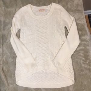 ❤️Ambiance Cream colored hi low sweater Sz Small